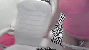 Красивая шлюшка ladykristy с секс игрушками