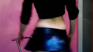 Грудастая чертовка magdalina19 блестяще раздевается