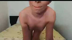 Рыженькая малышка misswinter показывает сиськи