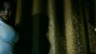 Грудастая нимфа gatita вертит большой попкой