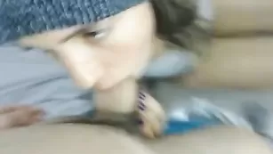 Стильная девочка fabrigas21 отсасывает хуй