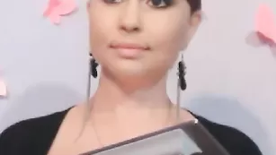 Грудастая самочка LyalyaX теребит пизденку