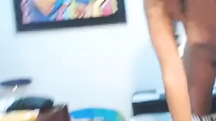 Сисястая путана раздвигает упругие булки