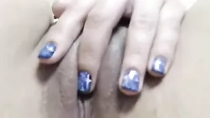 Русская девственница ypokucekca теребит половые губки