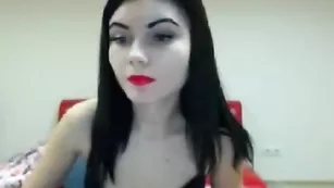 Накрашенная красотка JessicaRosso танцует стриптиз