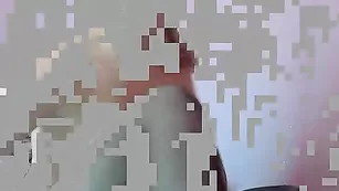 Украинская шлюха ooksik мастурбирует клитор