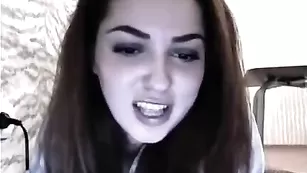 Симпатичная рунетка anetatv общается во фри