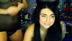 Сучка Extralegal трахает большую попку брюнетки