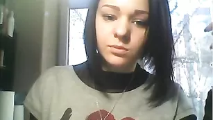 Молодая сучка milanita69 обнажает большие сиськи