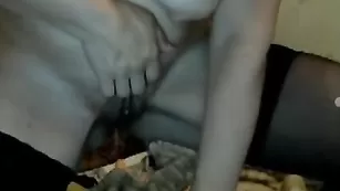 Старушка Wart 501 ласкает киску пальцами