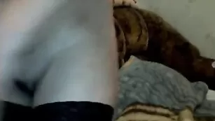 Старушка Wart 501 ласкает киску пальцами