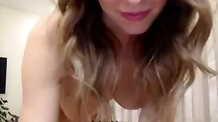 Блистательная swarowskiy трахнулась фаллосом