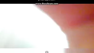 Татуированная titsbaby обнажает большие сиськи