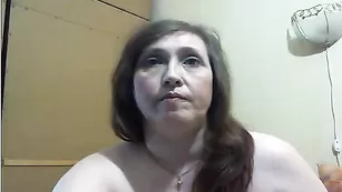Опытная Sexolgunia занимается фистингом
