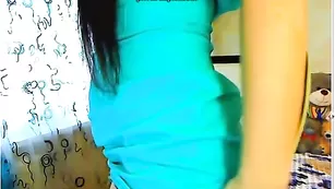 Похотливая телочка behard дразнит красивой попой