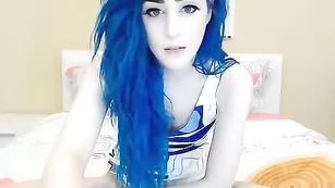 Популярная малая kati3kat мастурбирует письку