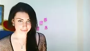 Татуированная CokeySpeed обнажает большие сиськи