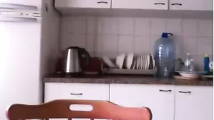 Грудастая малая colette глубоко сосет дилдо