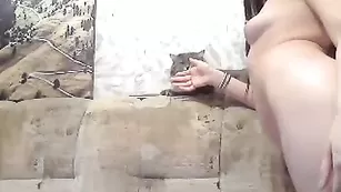 Заводная naomi20 трахает большую попку