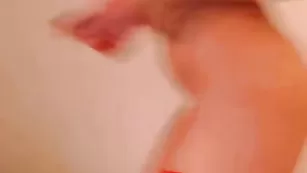 Сисястая детка Alibbi позирует голенькая