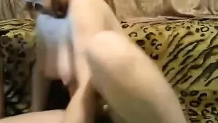 Жопастая красотка Malvina111 позирует голой