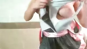 Грудастая BriannaXXX блестяще раздевается