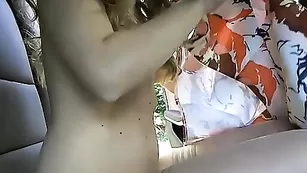 Давалка flowerpower соснула член на природе