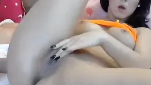 angeliqueanne глубоко проникает в вагину большим хуем