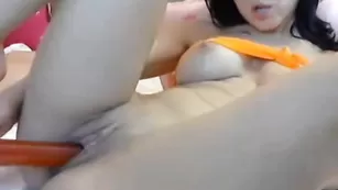 angeliqueanne глубоко проникает в вагину большим хуем