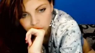 Чумовая девка xalexax расслабляется с помощью вагинального массажа