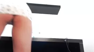 Эффектная путана Robertaxxx светит упругой попой