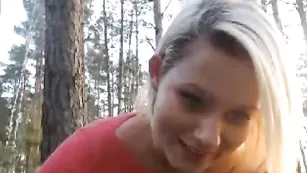 JESYDIAMOND в лесу на муравейнеке теребонит