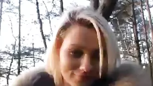 JESYDIAMOND в лесу на муравейнеке теребонит