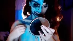 kickaz красит тело