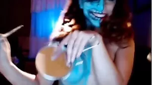 kickaz красит тело