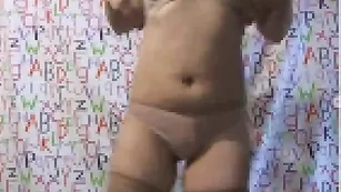 pepetka милочка трет сосоки