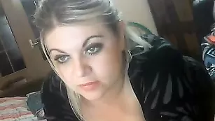 bella999 трясет своими габаритами на вебку