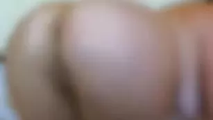 Сексуальная кобыла Jane соблазняет огромной попой