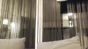 Умопомрачительная шлюха Xxx_diamant жестко трахает анал