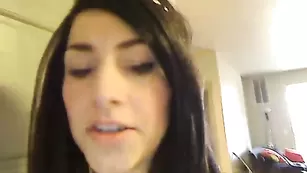 Желанная самочка MandyMetal скачет на секс игрушке