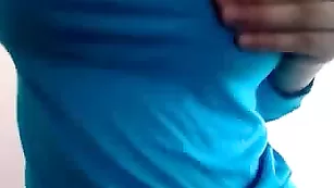 Телочка Miiisha развлекается в привате