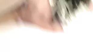 Горячая штучка Sweetcoofe расслабляется с вибратором