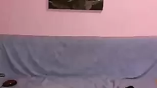 SweetXL демонстрирует на камеру шикарное тело