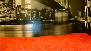 nezlayazaya задрала ножки и светит пиздой