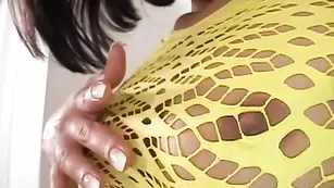 Шикарная латинка InTheCrack ласкает красивые сиськи