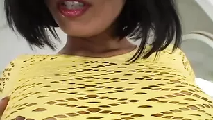 Шикарная латинка InTheCrack ласкает красивые сиськи