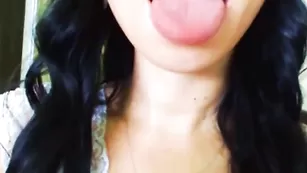 Little_mimi показывает шикарное тело