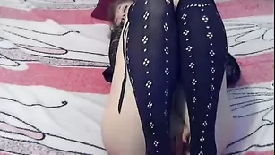 angelina91 засовывает 4 пальца в пизду