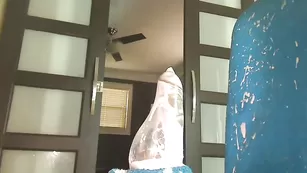 Импозантная сучка Foglove69 присаживается на большой дилдо