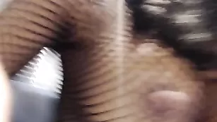 Аппетитная шкура TataLatina красиво массирует пилотку через трусики